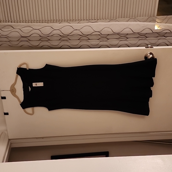 Ann Taylor, Size 4, Black mid length dress - Picture 1 of 3